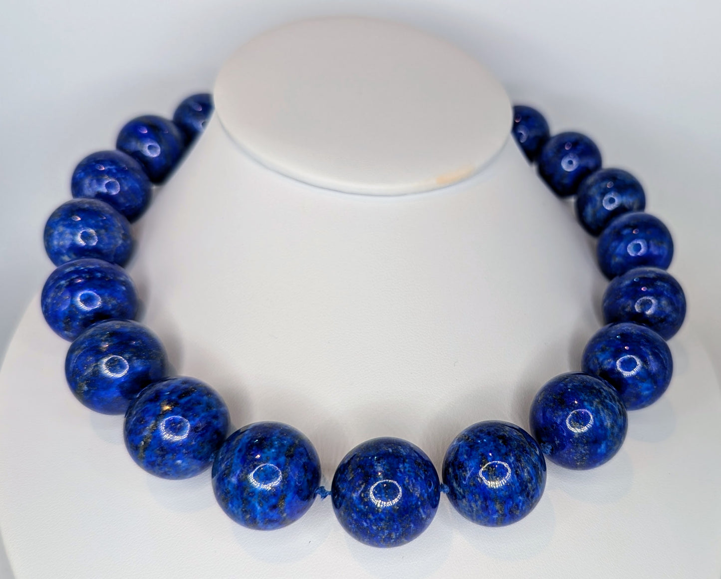 18" long Lapis 20mm Beads blue