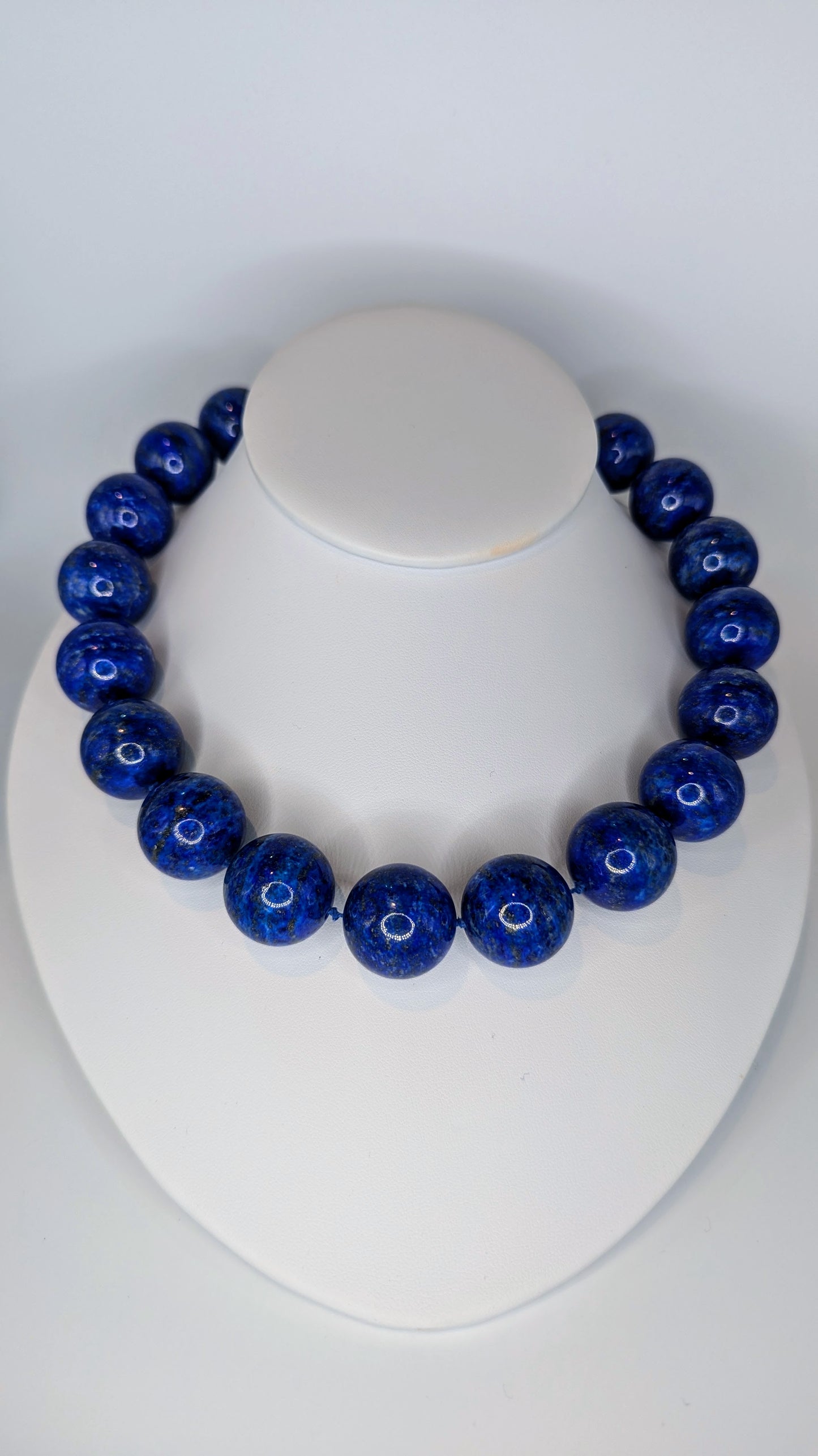 18" long Lapis 20mm Beads blue