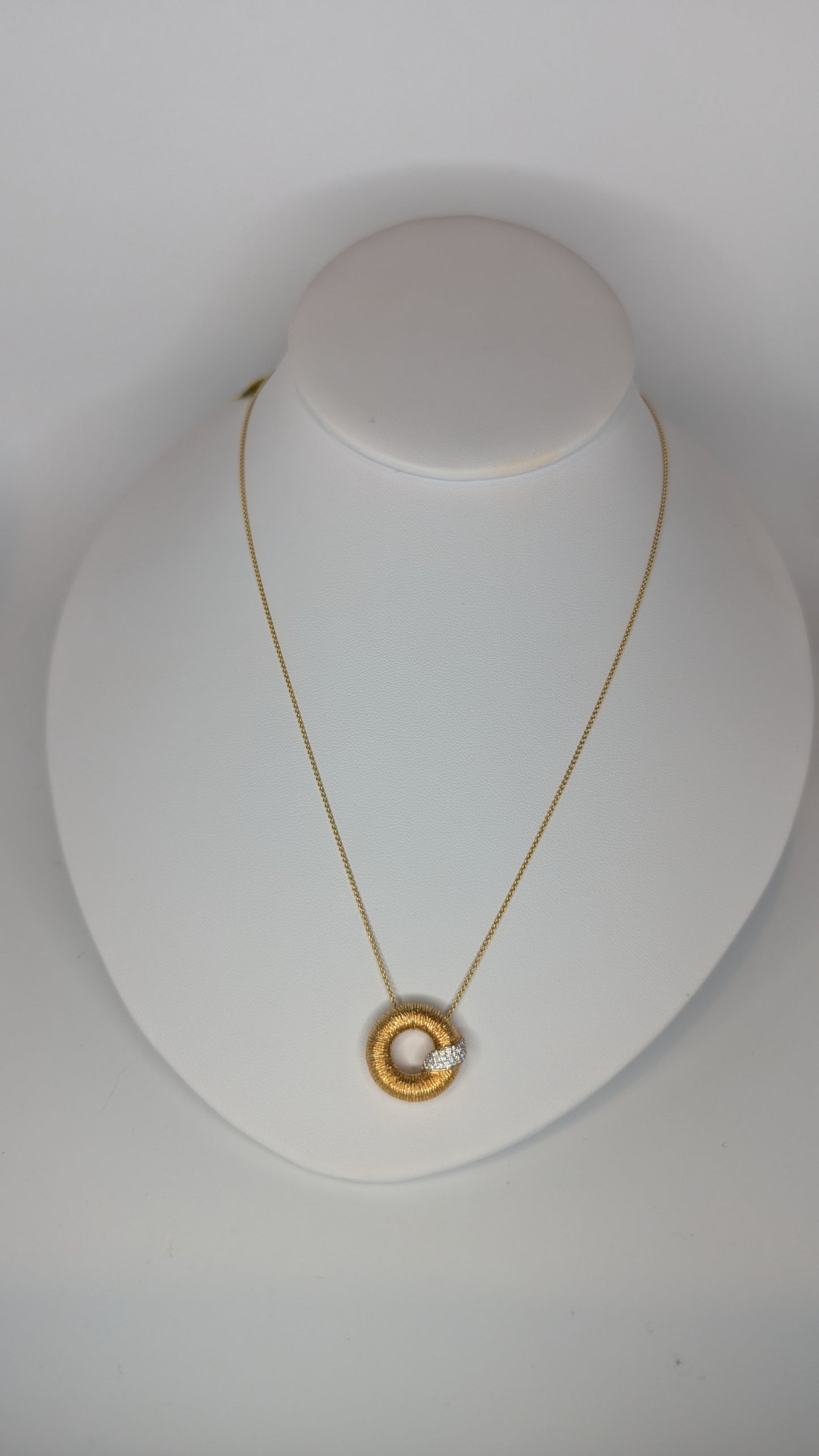 Round Diamond Donut Shape Pendant Solid 18k Yellow Gold Necklace 14k Chain